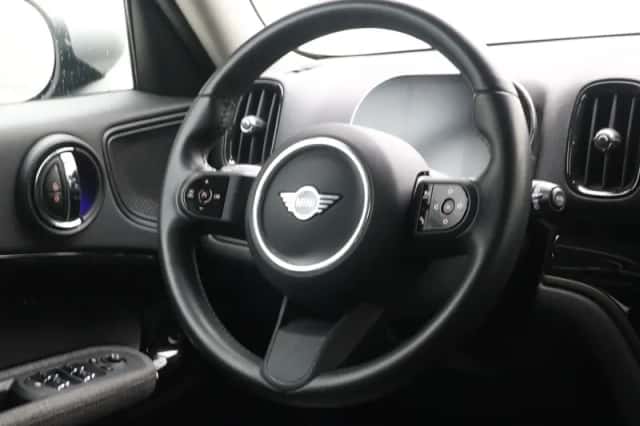 MINI Countryman (2023) thumbnail 2