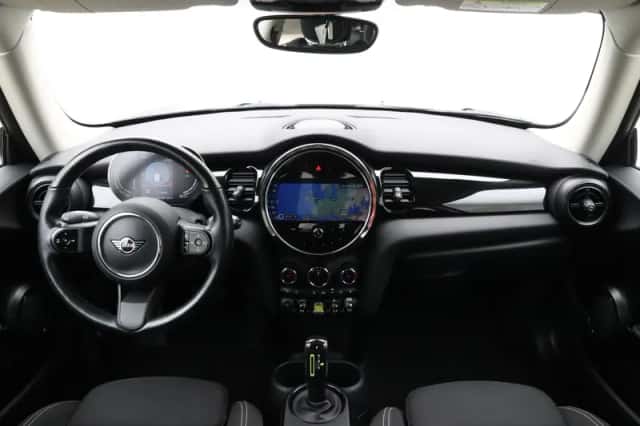 MINI Electric (2022) thumbnail 13