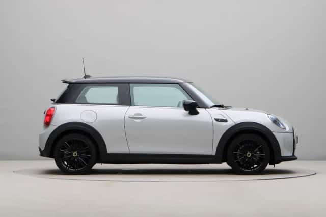 MINI Electric (2022) thumbnail 7