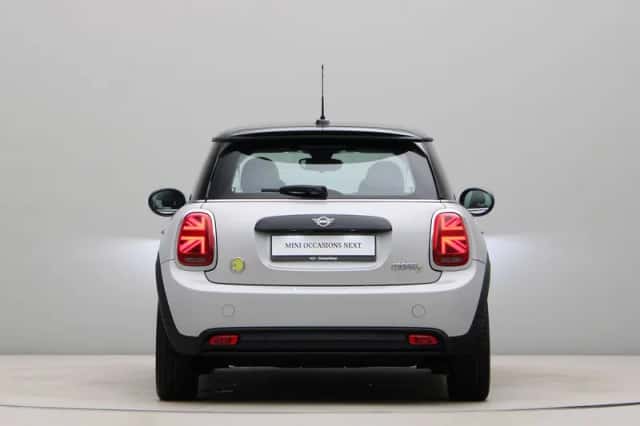 MINI Electric (2022) thumbnail 9