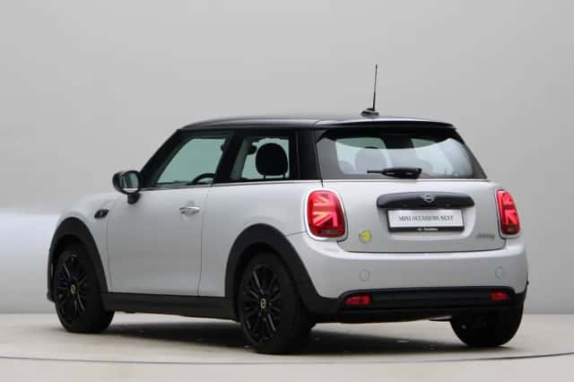 MINI Electric (2022) thumbnail 10
