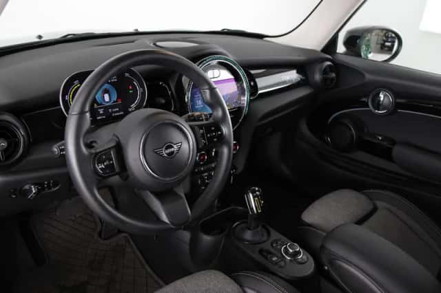 MINI Electric (2023) thumbnail 12