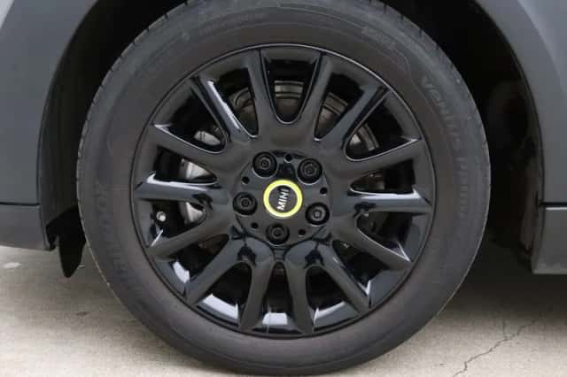 MINI Electric (2022) thumbnail 18