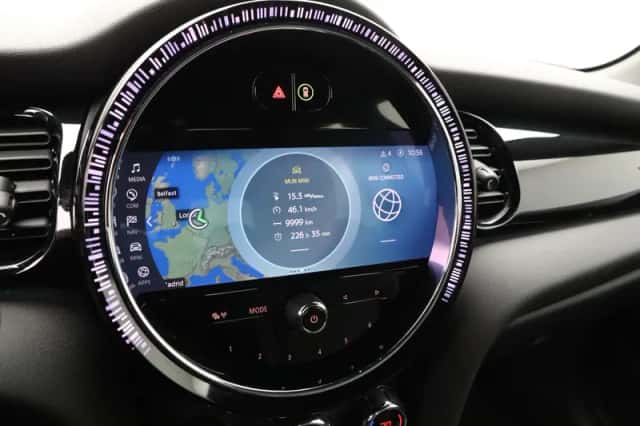 MINI Electric (2022) thumbnail 15