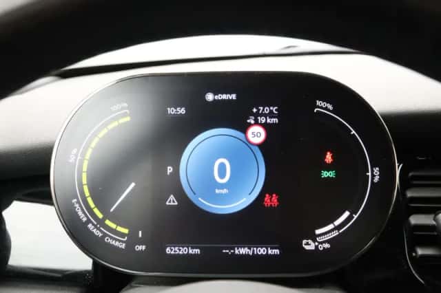 MINI Electric (2022) thumbnail 3