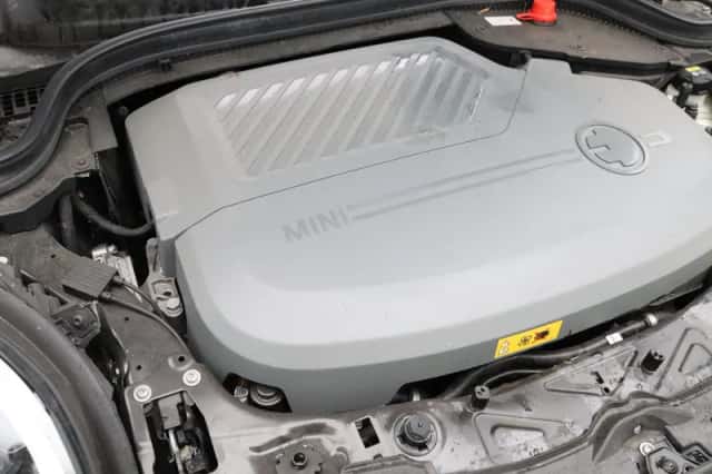 MINI Electric (2021) thumbnail 4