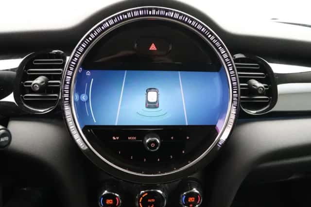 MINI Electric (2022) thumbnail 18