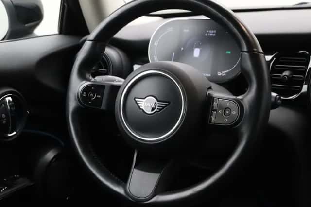 MINI Electric (2022) thumbnail 22