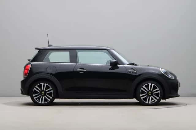 MINI Electric (2022) thumbnail 4