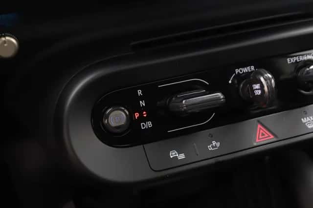 MINI Cooper (2024) thumbnail 14