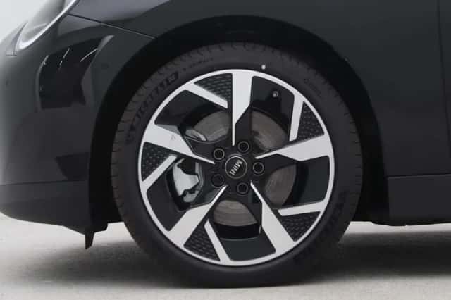 MINI Cooper (2024) thumbnail 17