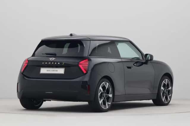 MINI Cooper (2024) thumbnail 8
