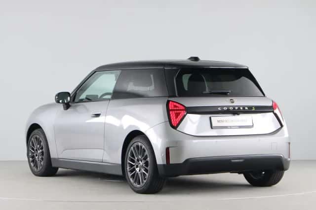 MINI Cooper (2024) thumbnail 11