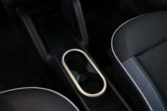 MINI Cooper (2024) thumbnail 16