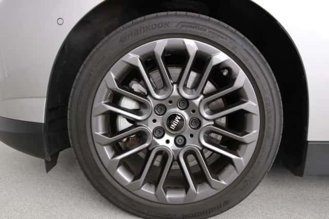 MINI Cooper (2024) thumbnail 19