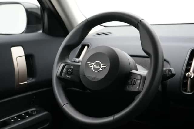 MINI Countryman (2024) thumbnail 2