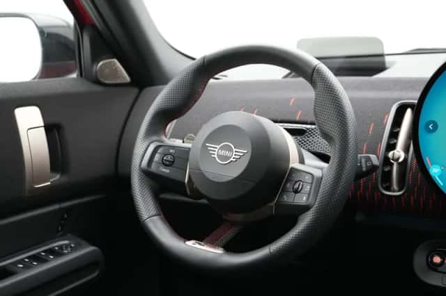 MINI Countryman (2024) thumbnail 2