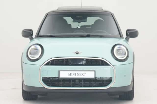 MINI Cooper (2024) thumbnail 6