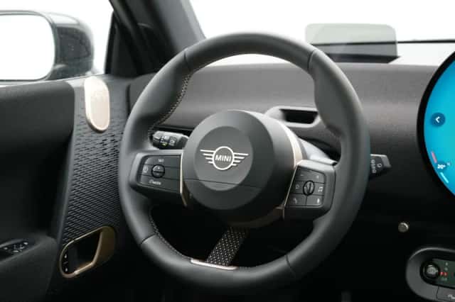 MINI Cooper (2026) thumbnail 2