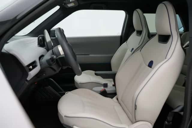 MINI Cooper (2024) thumbnail 5