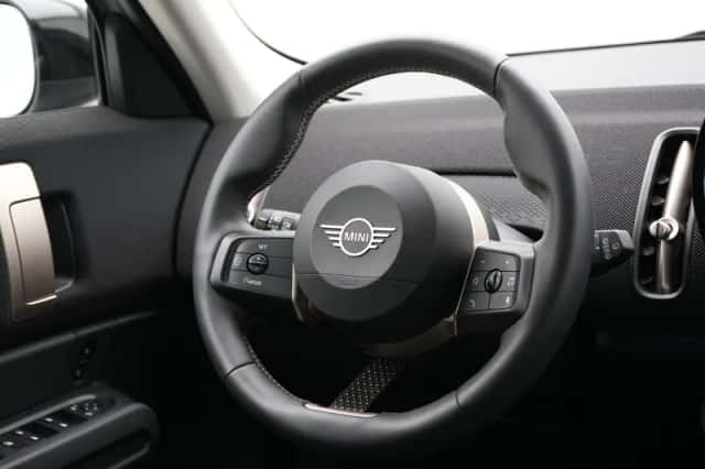 MINI Countryman (2024) thumbnail 2