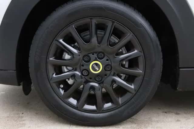 MINI Electric (2021) thumbnail 14