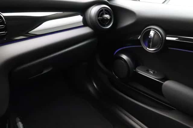 MINI Electric (2021) thumbnail 18