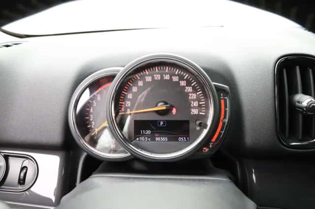 MINI Countryman (2019) thumbnail 3