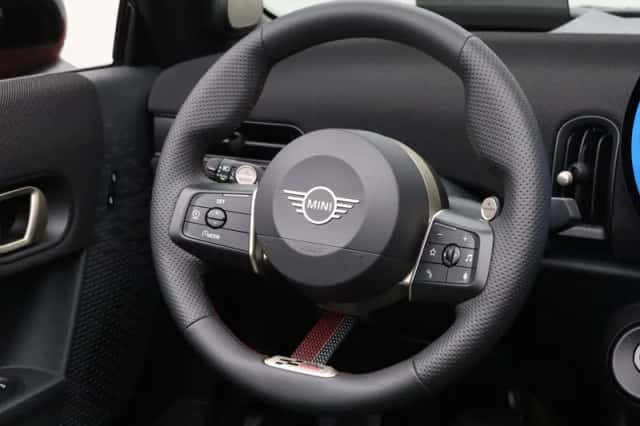 MINI Cabrio (2026) thumbnail 34