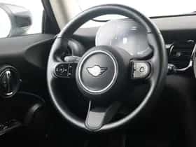MINI Electric (2022) thumbnail 2