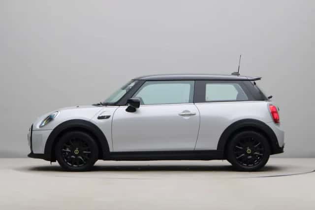 MINI Electric (2022) thumbnail 13