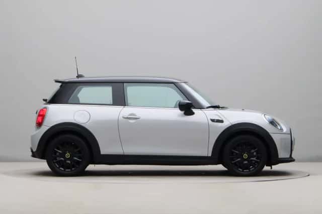 MINI Electric (2022) thumbnail 9