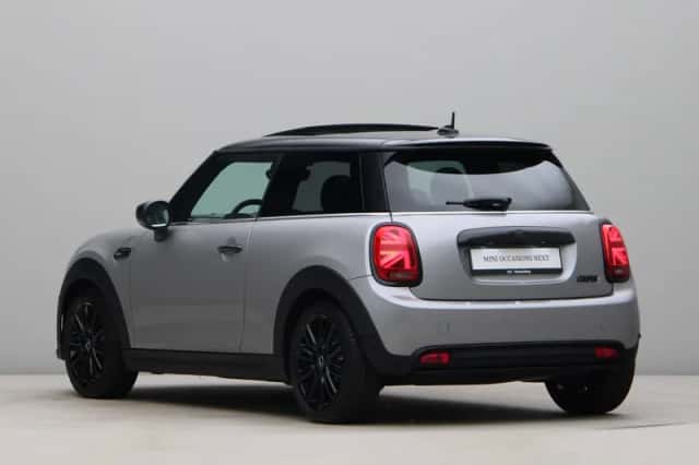 MINI Electric (2023) thumbnail 11