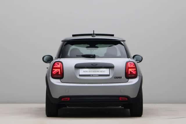 MINI Electric (2023) thumbnail 10