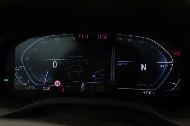 BMW iX3 (2021) thumbnail 3