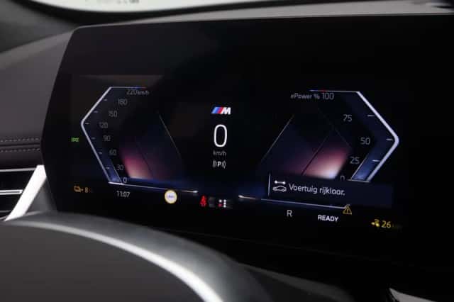 BMW iX1 (2026) thumbnail 3