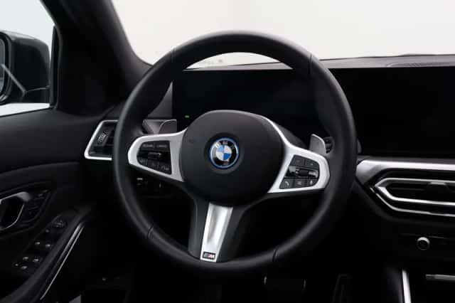 BMW 3-Serie (2024) thumbnail 2