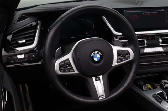 BMW Z4 (2024) thumbnail 2