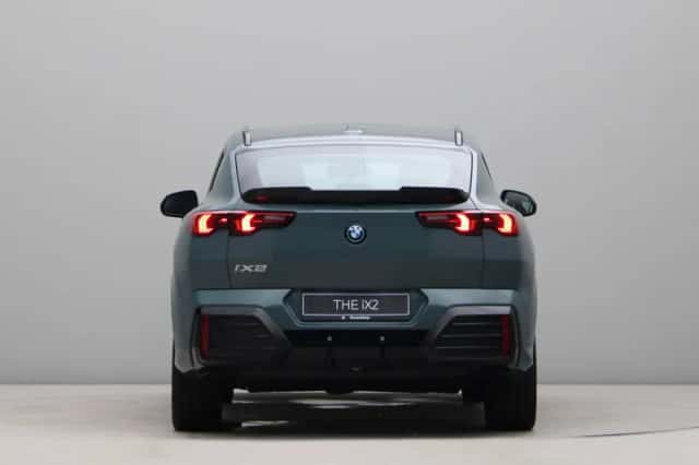BMW iX2 (2026) thumbnail 6