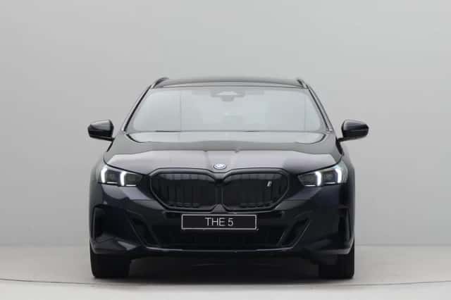 BMW i5 (2026) thumbnail 5