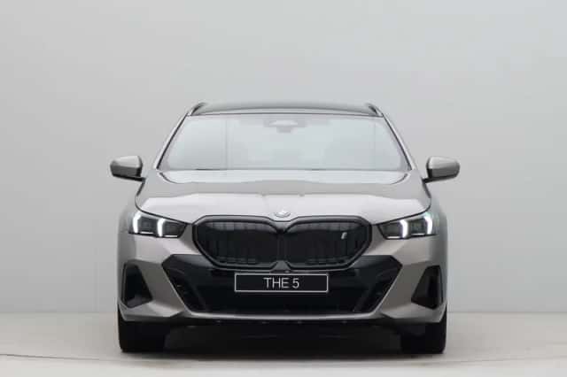 BMW i5 (2026) thumbnail 5