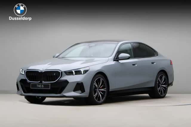 BMW i5 (2026) thumbnail 1
