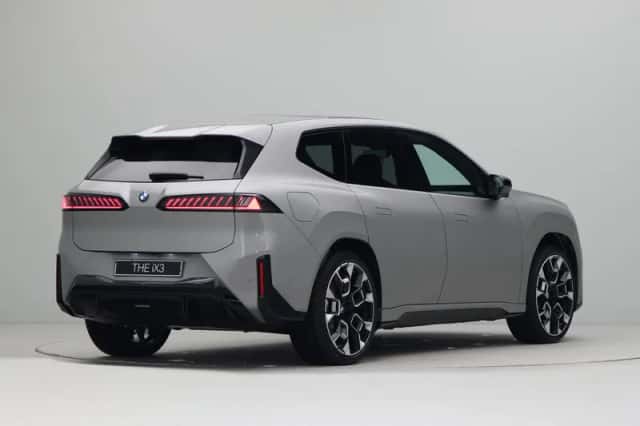 BMW iX3 (2026) thumbnail 5