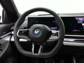 BMW i5 (2026) thumbnail 2