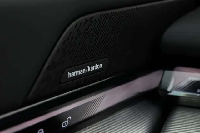 BMW i5 (2026) thumbnail 16