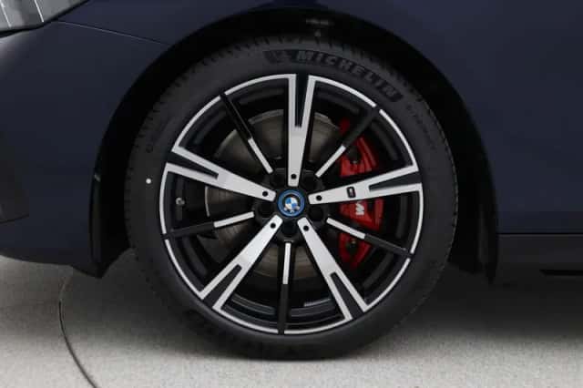 BMW i5 (2026) thumbnail 18