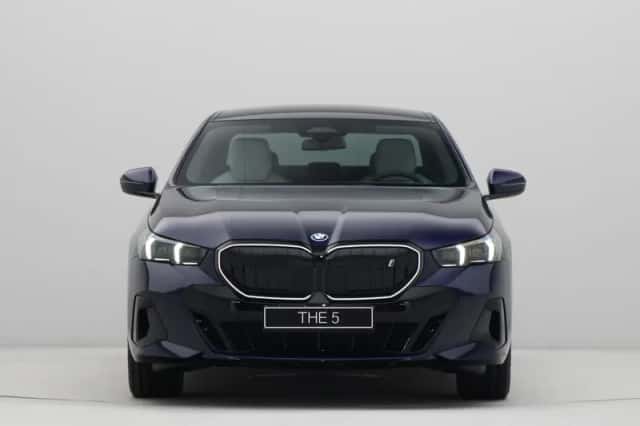 BMW i5 (2026) thumbnail 6