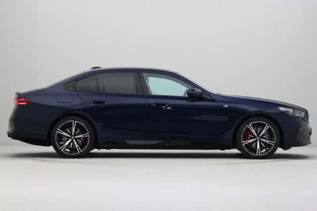 BMW i5 (2026) thumbnail 8