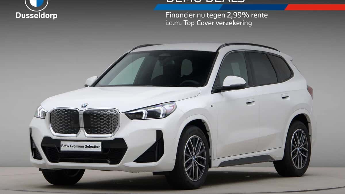 BMW iX1 (2025) — foto 1