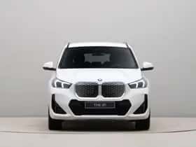 BMW iX1 (2025) thumbnail 6
